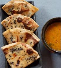 CHEESE NAAN GRAVY